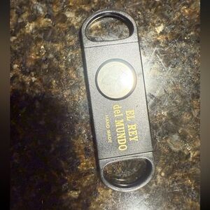 El Rey del Mundo Cigar Cutter El Ray Mundo Cigar Cutter